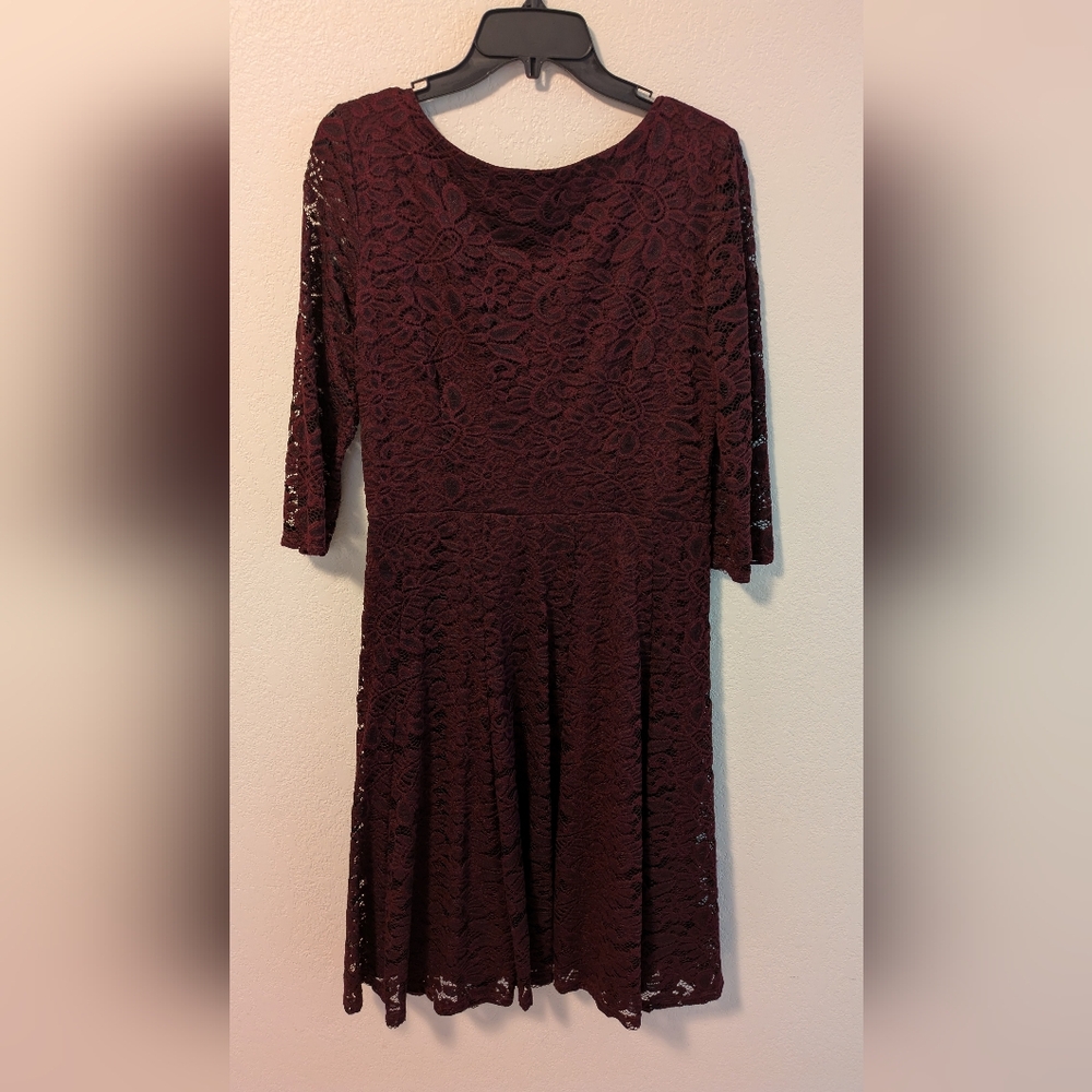 Sandra Darren Elegant Lace Burgundy Dress - Picture 2 of 5